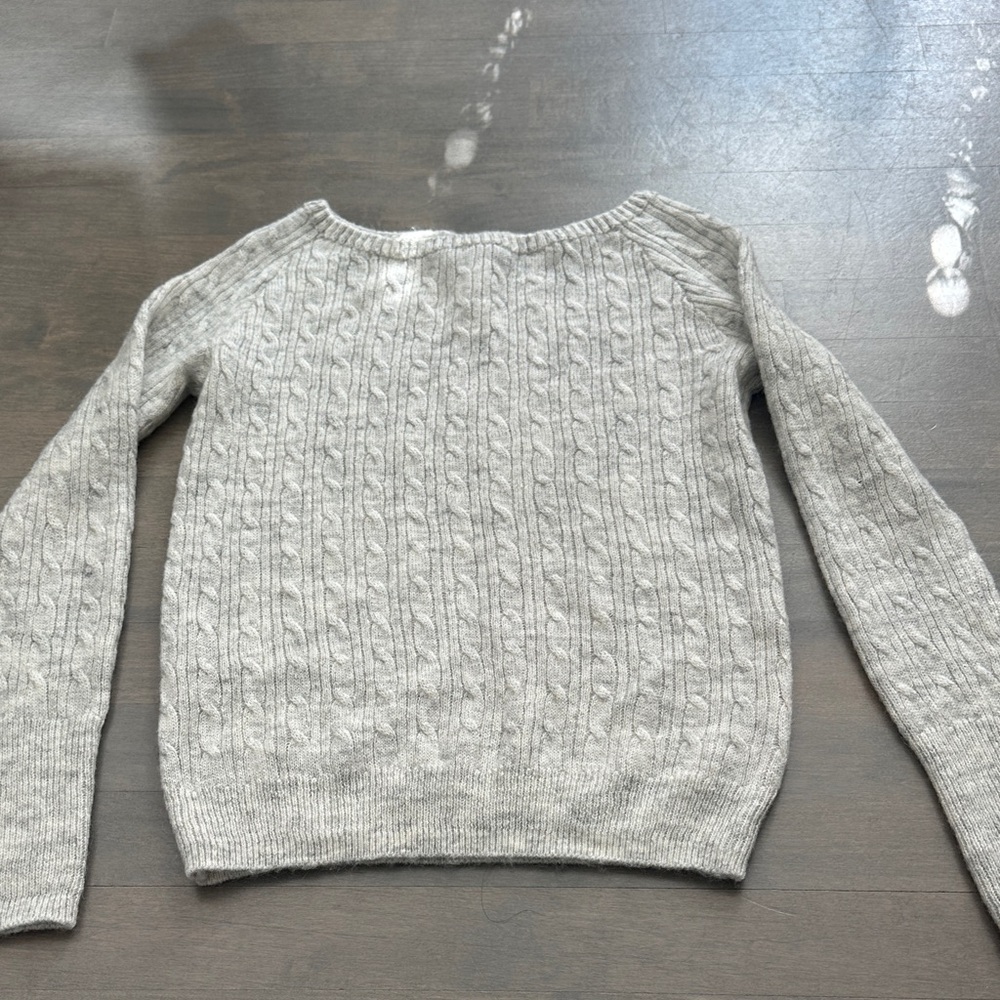 Brandy Melville Bonnie Cable Knit Top Light Gray OS perfect!